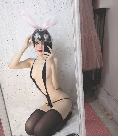 妈妈挽起裙子迈开腿在我脸视频_1080P在线观看