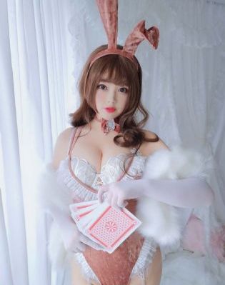 时间停止器侵犯公交车上的女性_BD国语免费高清观看