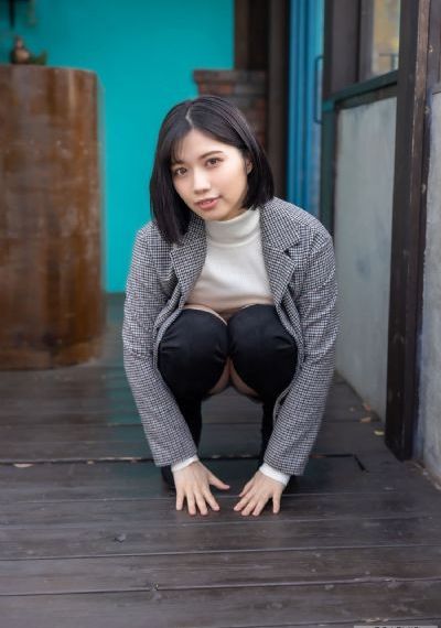 女大学生的沙龙_蓝光全集免费播放